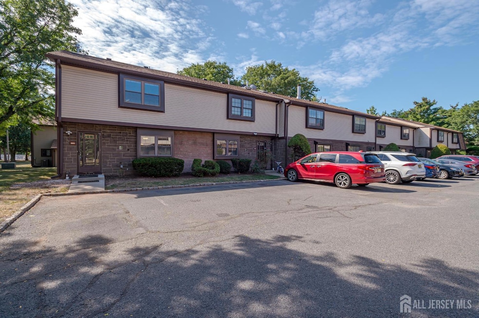 Sold $520,000 • Co-Listing Agent