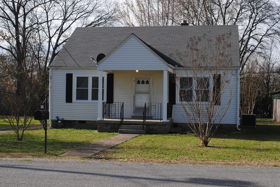 721 Hoover St, Shelbyville, TN 37160 - photo 1