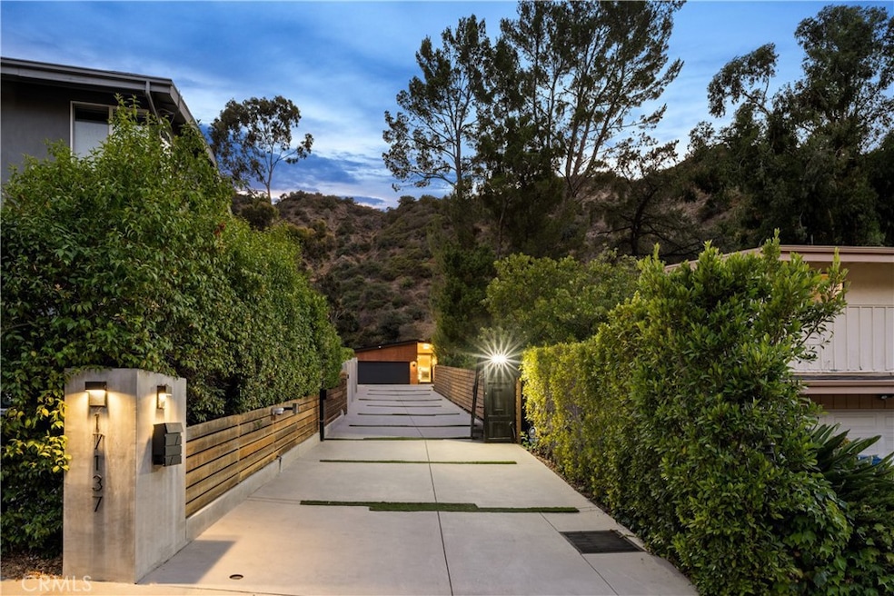 Sold $3,138,500 • Co-Listing Agent