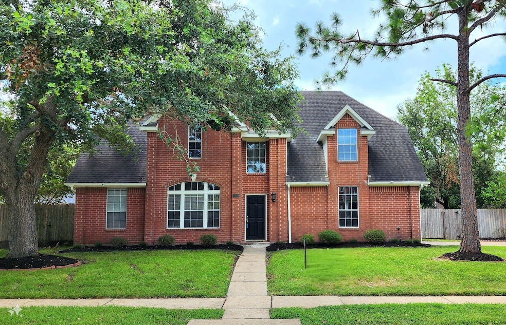 2406 Sarasota Dr, Friendswood, TX 77546 - photo 1