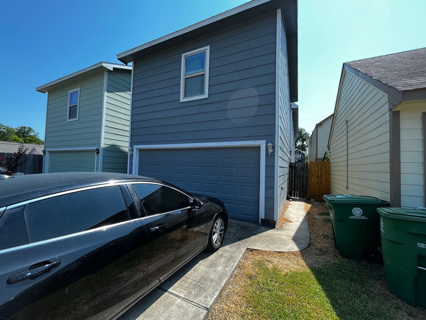 7913 Dyer St unit A, Houston, TX 77088 - photo 1
