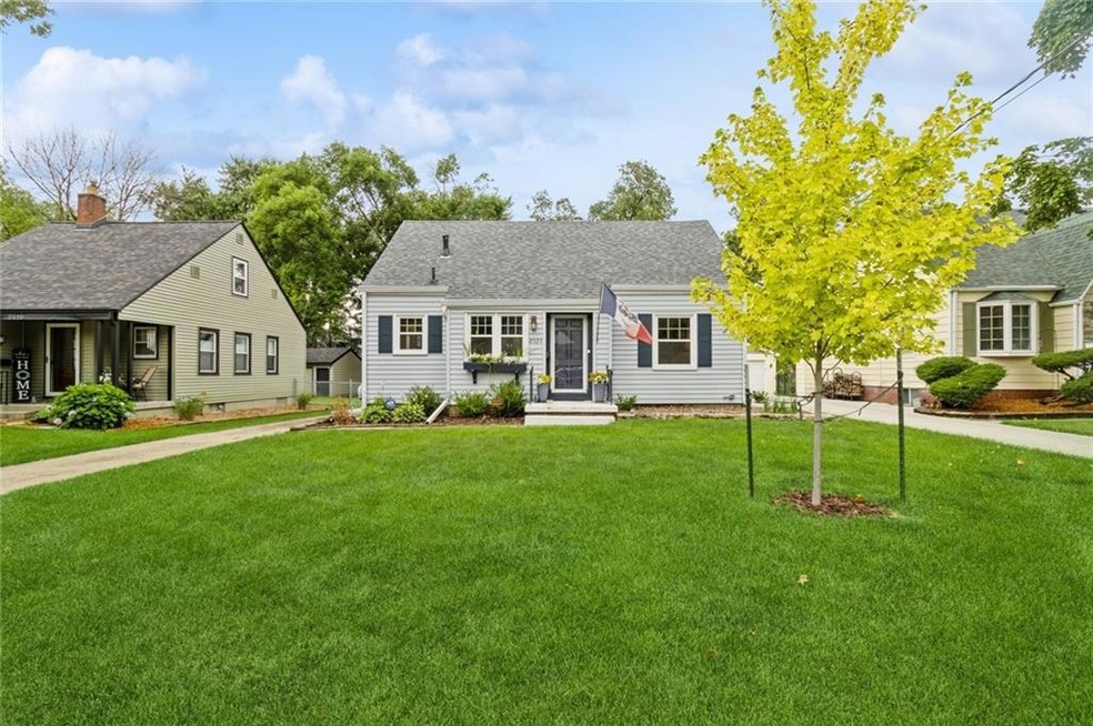 2520 46th St, Des Moines, IA 50310 - photo 1