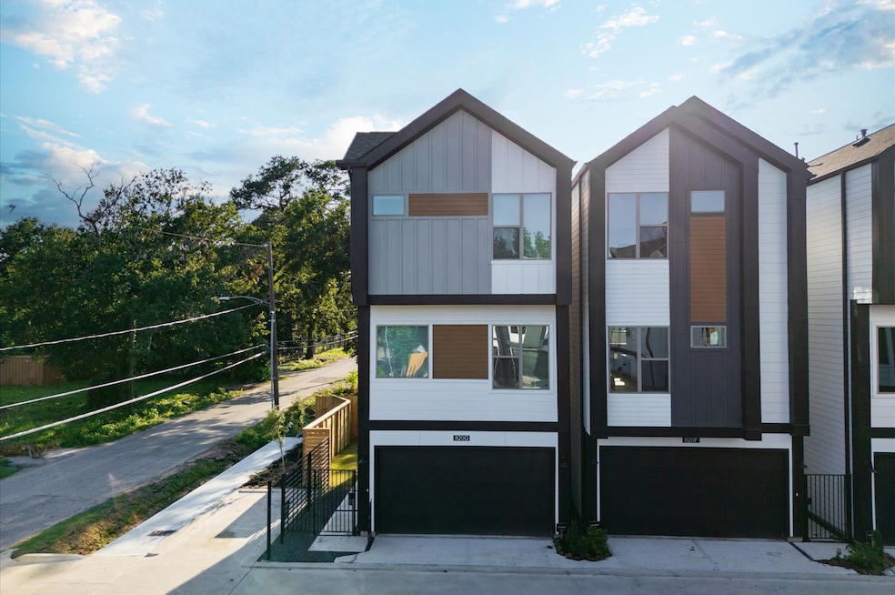 808 Curtin St unit D, Houston, TX 77018 - photo 1