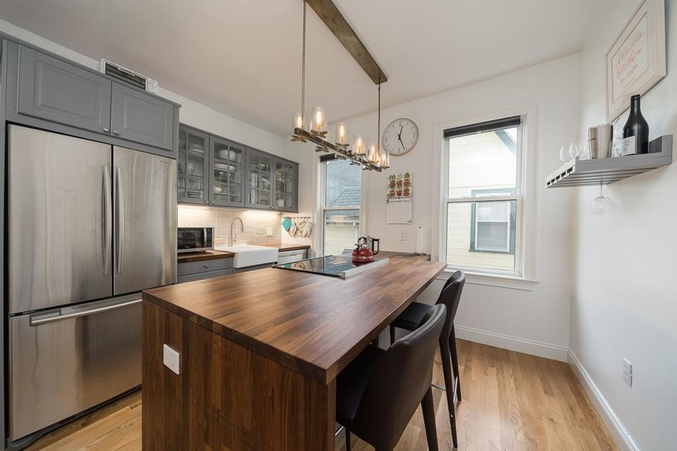 137 Florence St unit 137, Roslindale, MA 02131 - photo 1