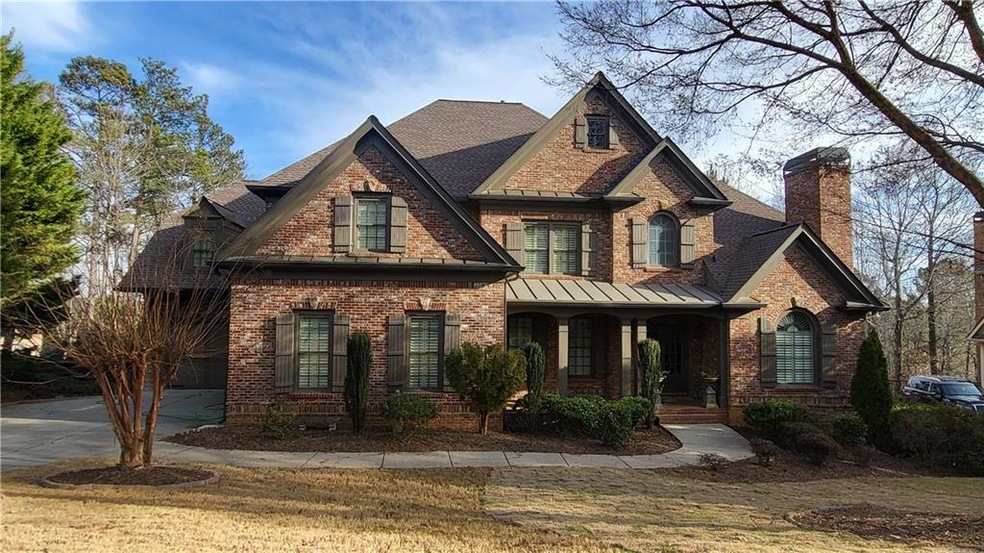 View of front of property featuring a front yard