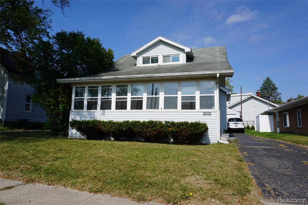 2008 University Ave, Flint, MI 48504 - photo 1