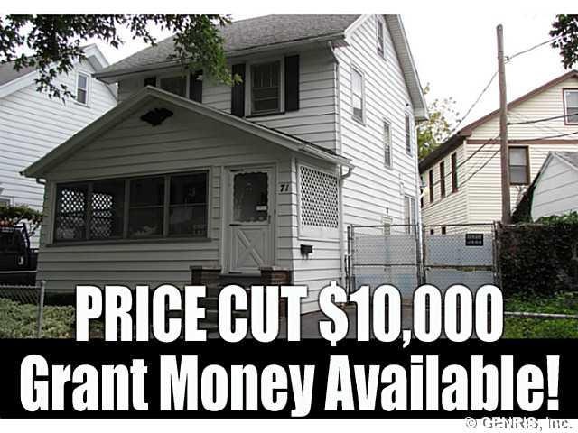 Exterior Front Charming home with fully fenced-in 