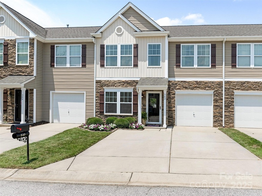 342 Battery Cir, Clover, SC 29710 - photo 1