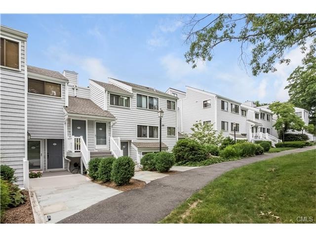 184 Rowayton Woods Dr unit 184, Norwalk, CT 06854 - photo 1
