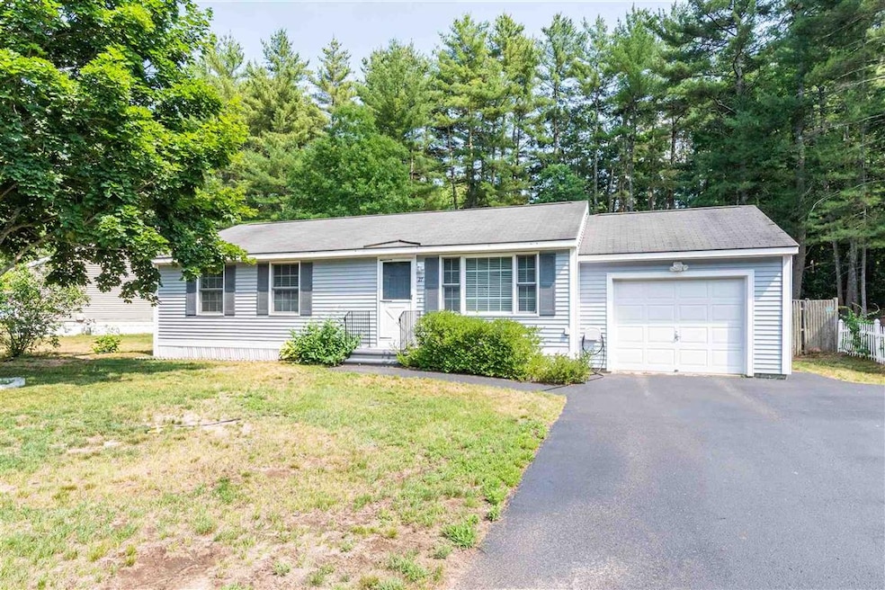 27 Delaware Rd, Nashua, NH 03062 - photo 1