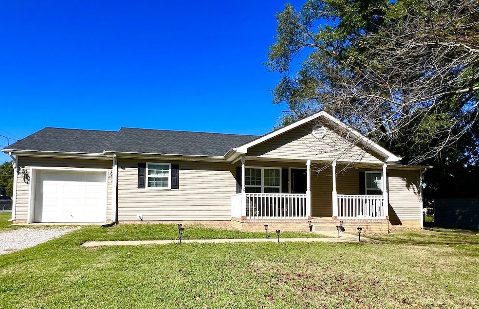 118 Oak Tree Dr, Oak Grove, KY 42262 - photo 1