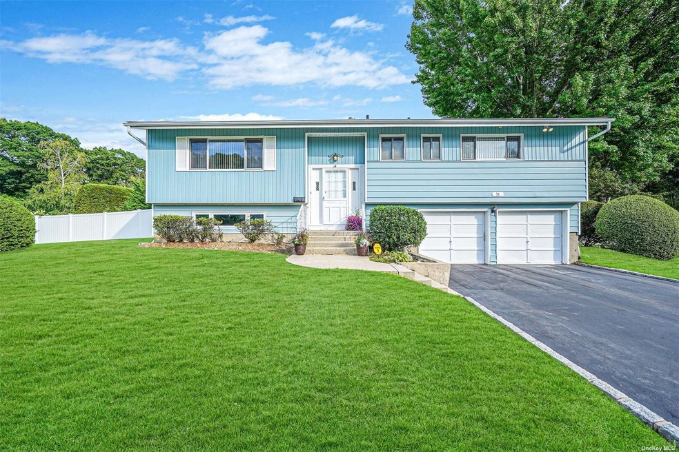 31 Corsa St, Dix Hills, NY 11746 - photo 1