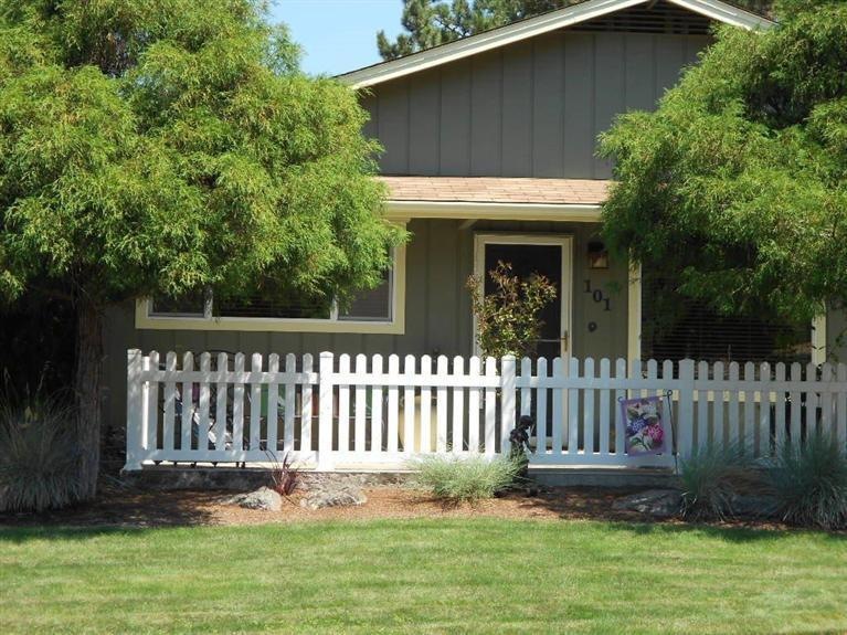 101 Rogue Ct, Rogue River, OR 97537 - photo 1