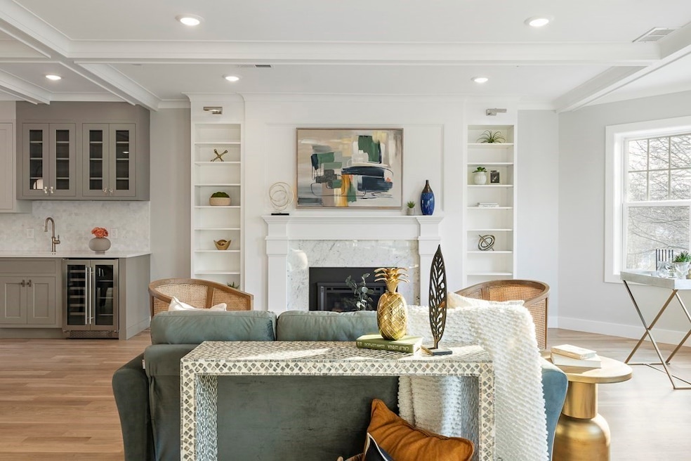 189 Babcock St unit 3, Brookline, MA 02446 - photo 1