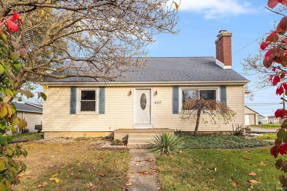 407 S Main St, Churubusco, IN 46723 - photo 1