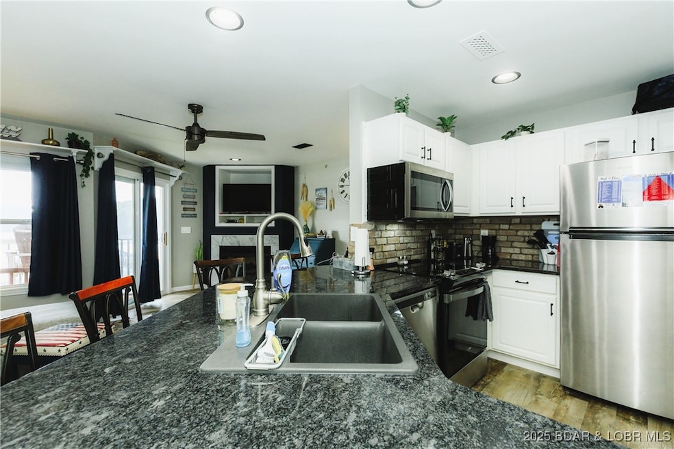 549 Park Place Dr unit 3B, Kaiser, MO 65047 - photo 1