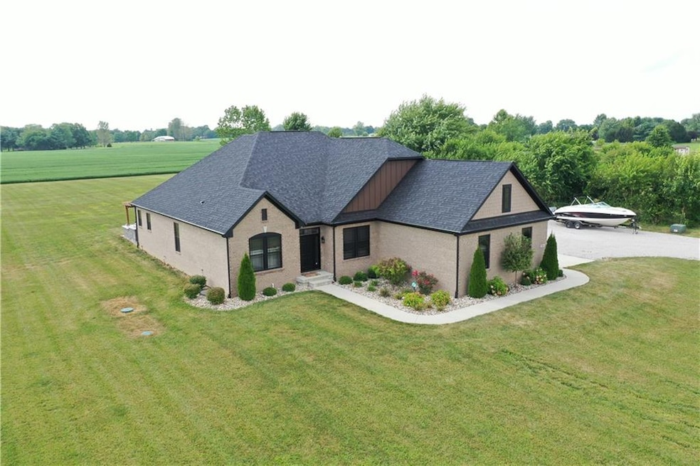 734 N 100 W, Franklin, IN 46131 - photo 1