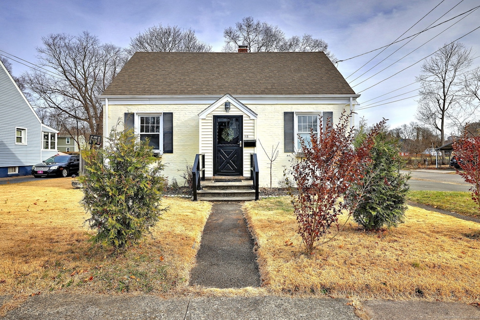 113 Chester St, Hamden, CT 06514 - photo 1