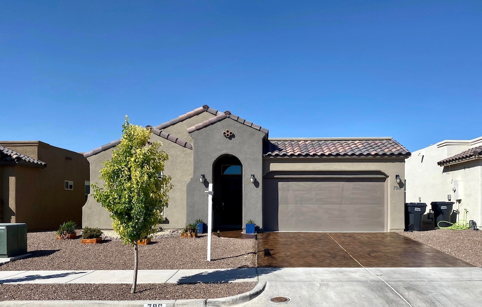 796 Oxfordshire St, El Paso, TX 79928 - photo 1