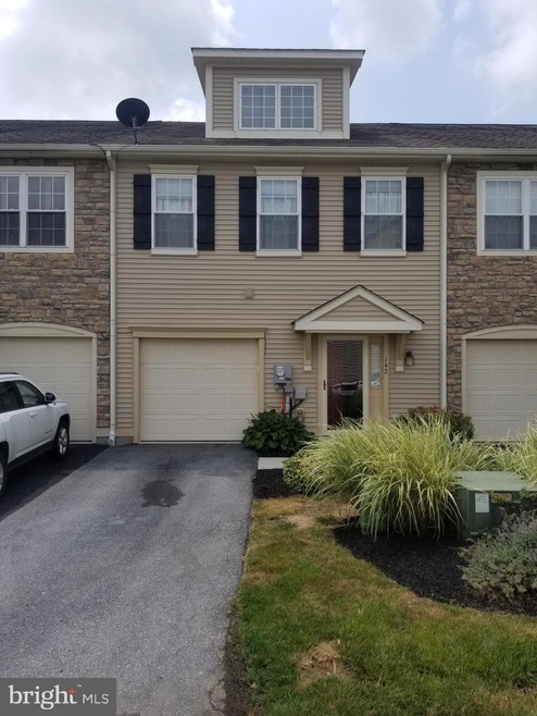 142 Red Oak Ct unit 17, Honey Brook, PA 19344 - photo 1