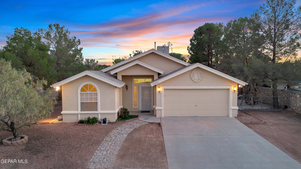 13924 Jeweled Desert Dr, Horizon City, TX 79928 - photo 1