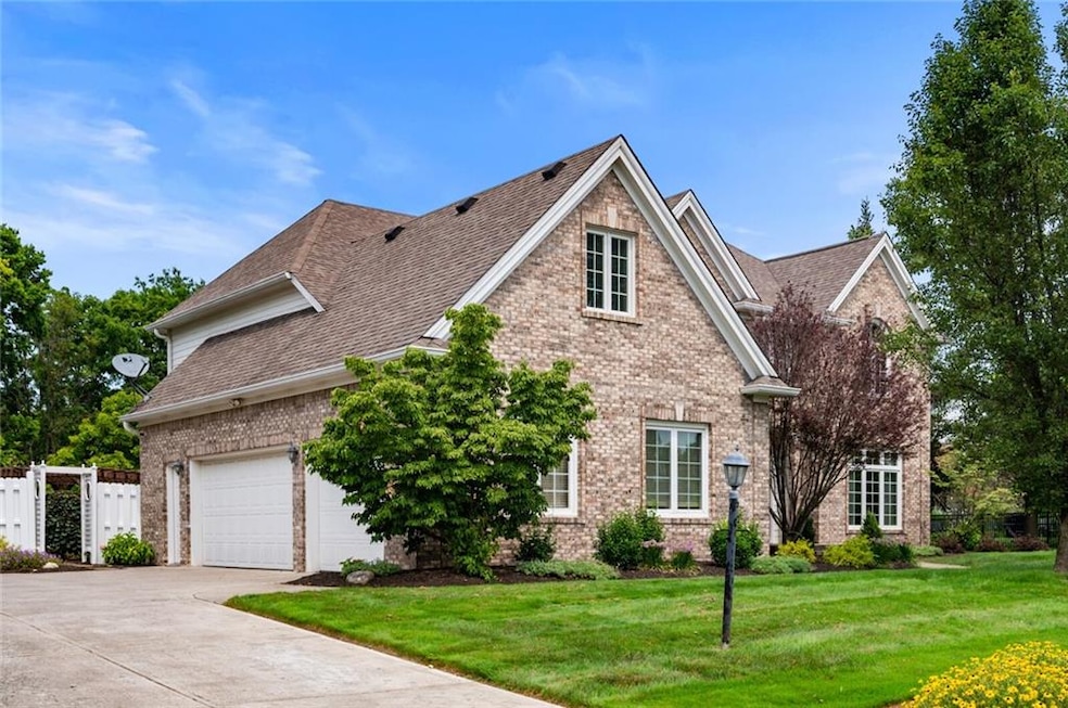 10202 Woods Edge Dr, Fishers, IN 46037 - photo 1