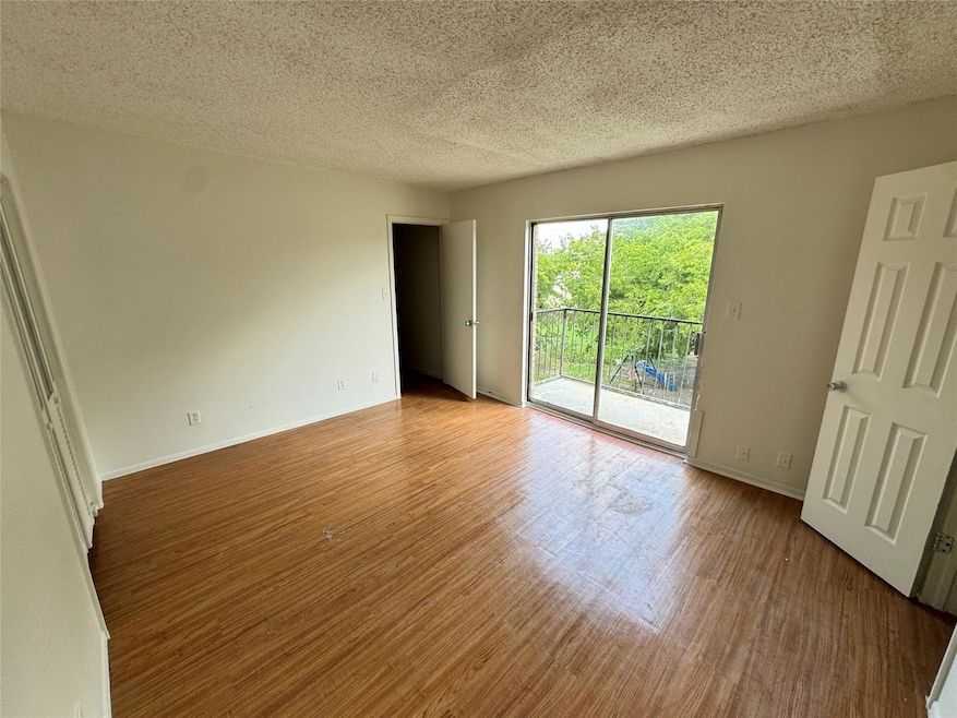 1085 Linde Ave unit 1095, New Braunfels, TX 78130 - photo 1