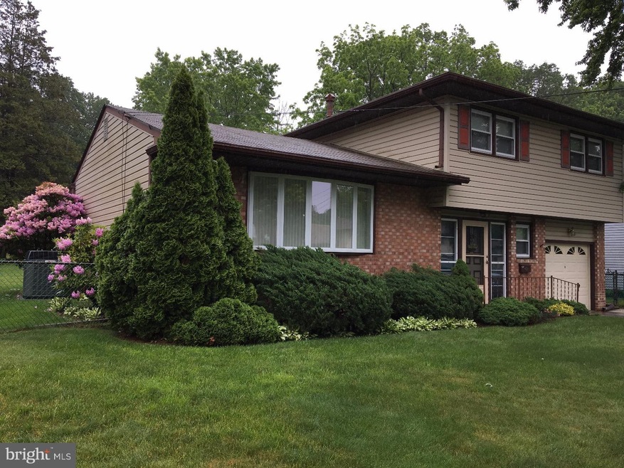 534 Hollywood Dr, Magnolia, NJ 08049 - photo 1