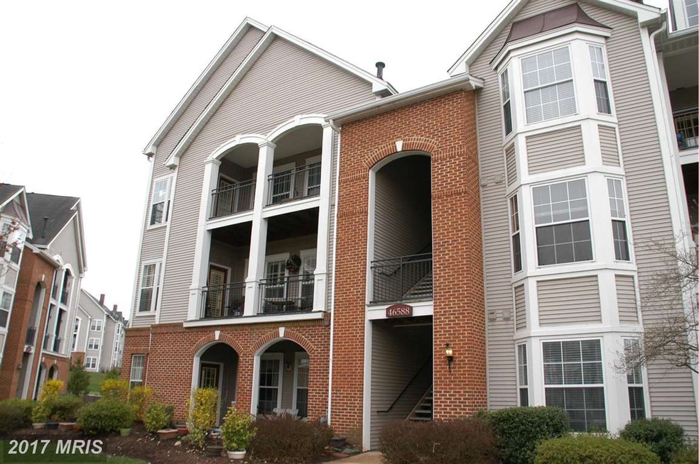 46588 Drysdale Terrace unit 300, Sterling, VA 20165 - photo 1