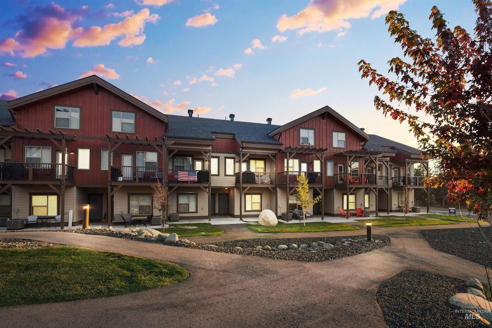 For Sale $569,000 • Co-Listing Agent