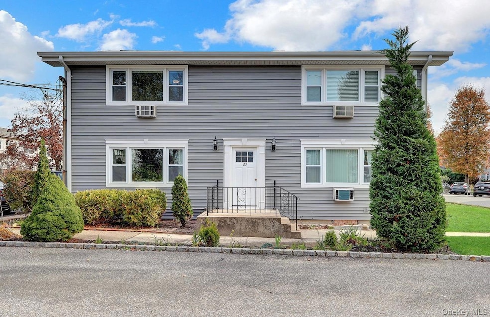 83 Finch Ln unit 2B, Islip, NY 11751 - photo 1