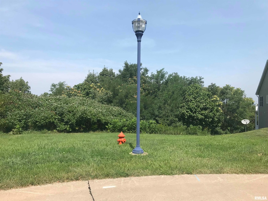 631 7th Street Ct, Moline, IL 61265 - photo 1