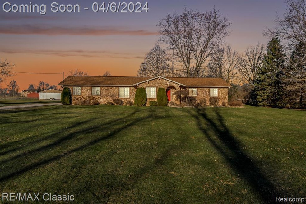 5498 Raubinger Rd, Swartz Creek, MI 48473 - photo 1