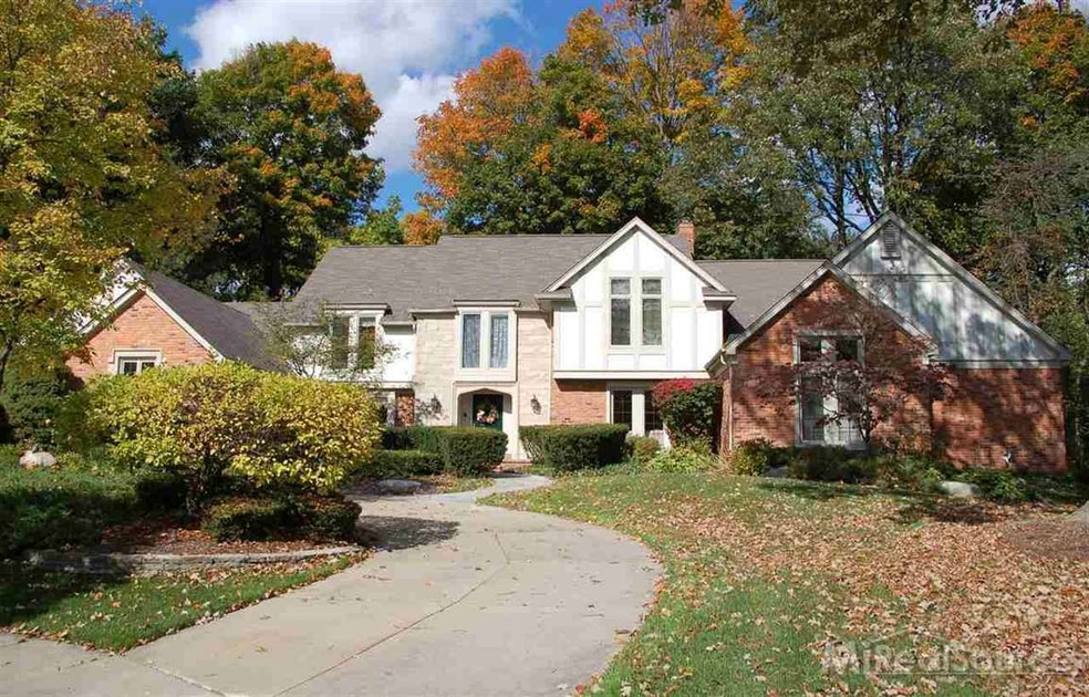 2320 Deer Path Ct, Troy, MI 48098 - photo 1