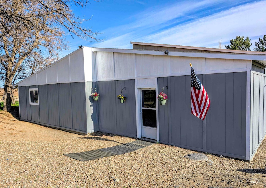 123 E 400 S, Jerome, ID 83338 - photo 1