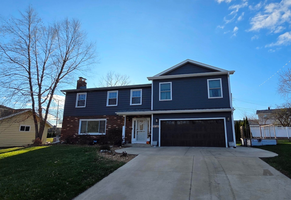 1424 Hickory Way, Racine, WI 53405 - photo 1