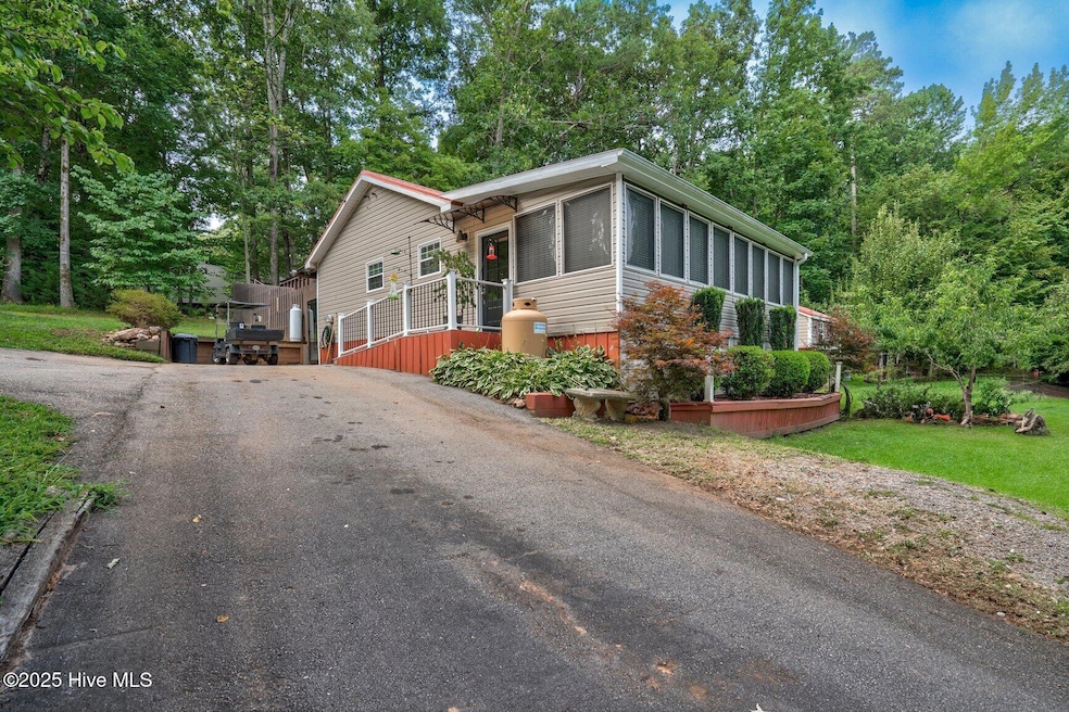 001-196RedWingDrive-Louisburg-NC-27596-S