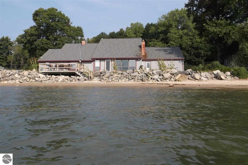 624 N Huron Rd, Au Gres, MI 48703 - photo 1