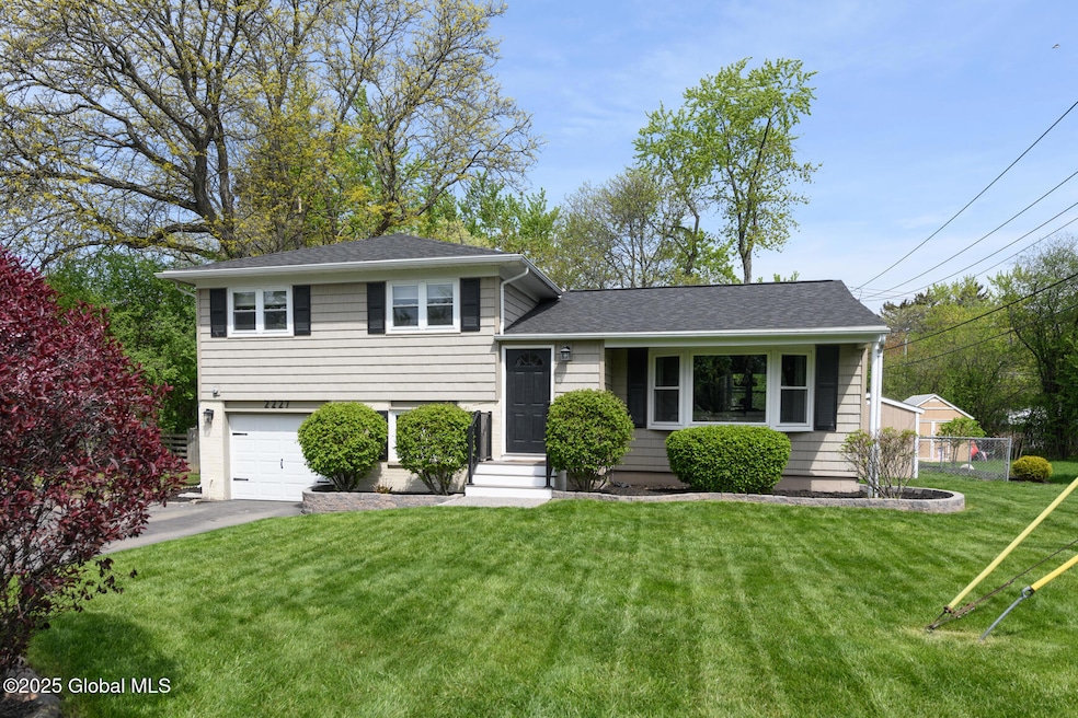 2227 Webster Dr, Schenectady, NY 12309 - photo 1