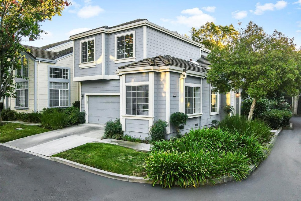 Sold $1,890,000 • Co-Listing Agent