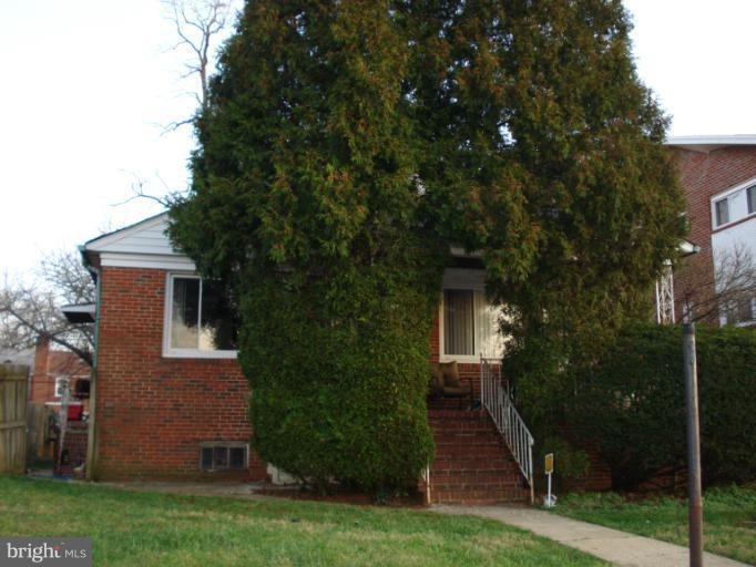 4009 W Strathmore Ave, Baltimore, MD 21215 - photo 1