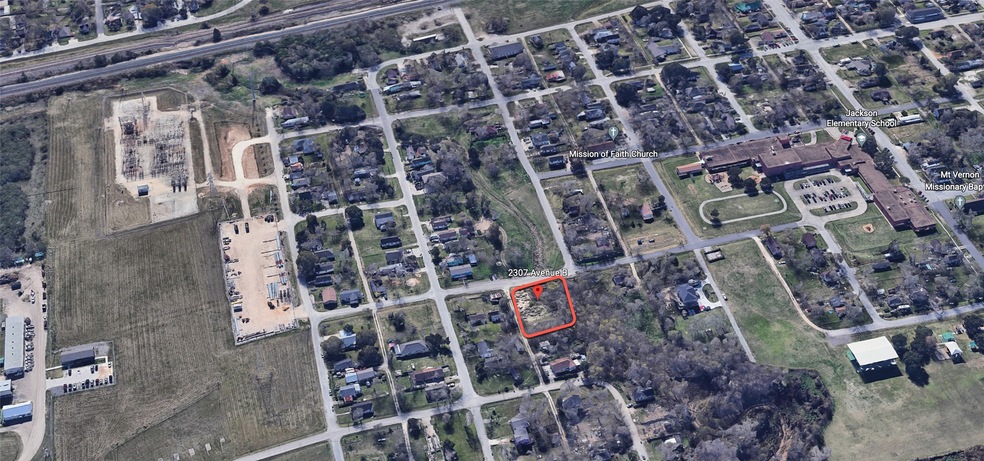 2307 Avenue B, Rosenberg, TX 77471 - photo 1