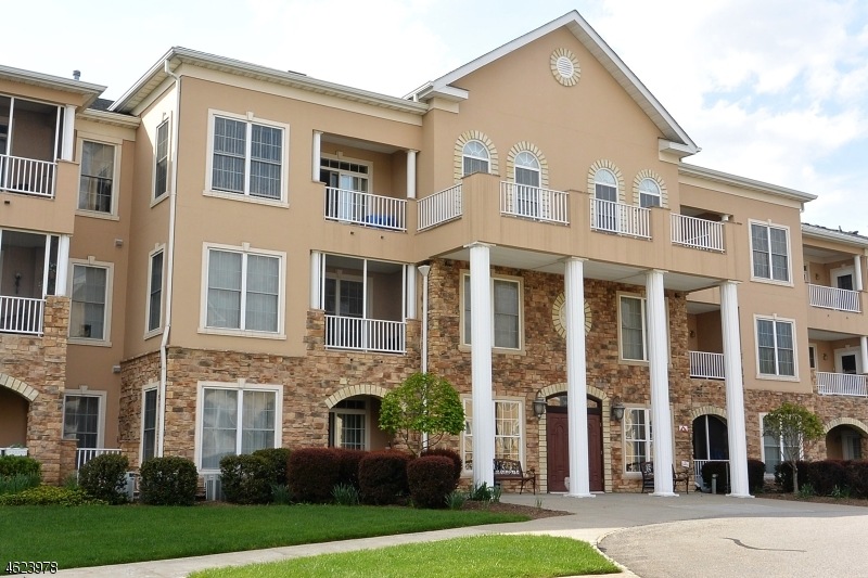 206 Cleveland Ln unit 206, Rockaway, NJ 07866 - photo 1