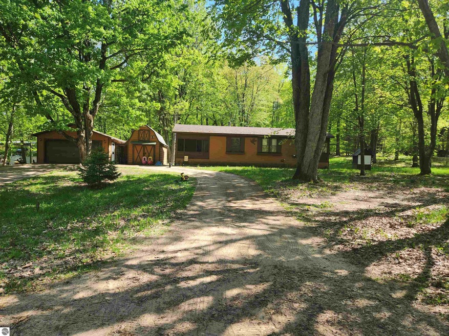 Road to front of the house