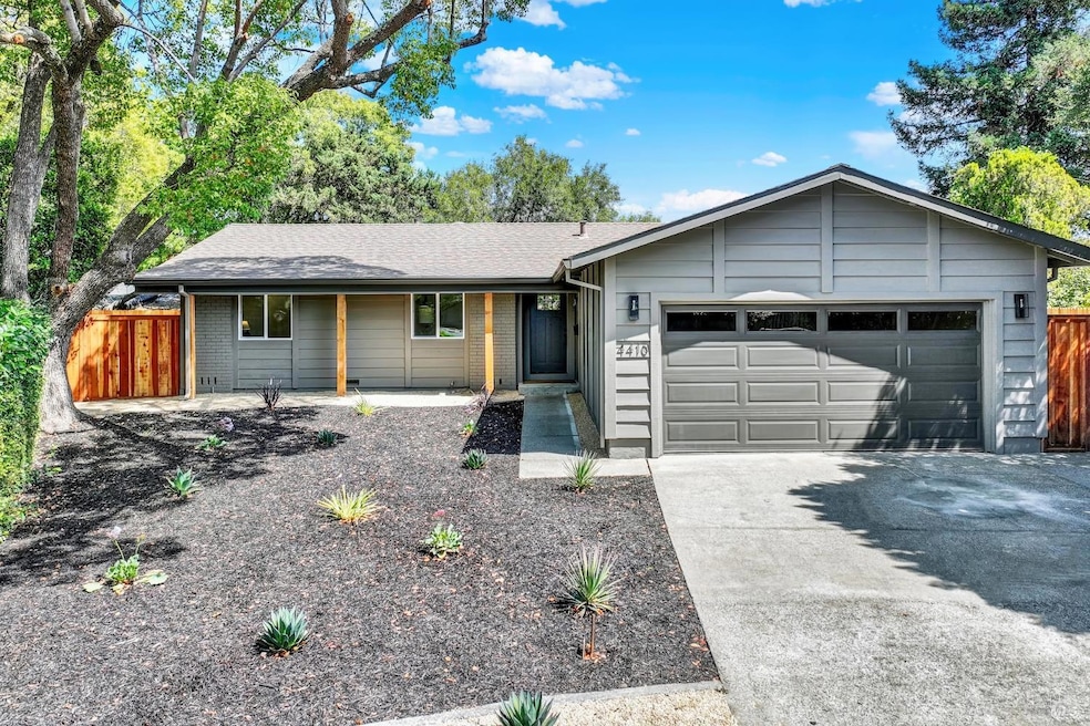 Sold $900,000 • Co-Listing Agent