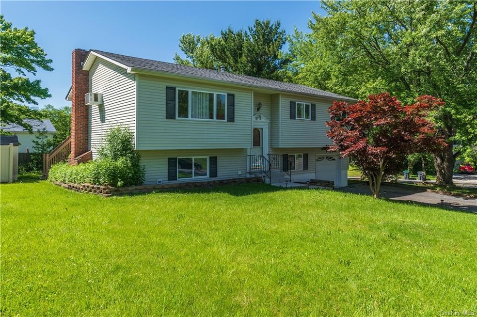 2 Twin Wells Ct, Middletown, NY 10940 - photo 1