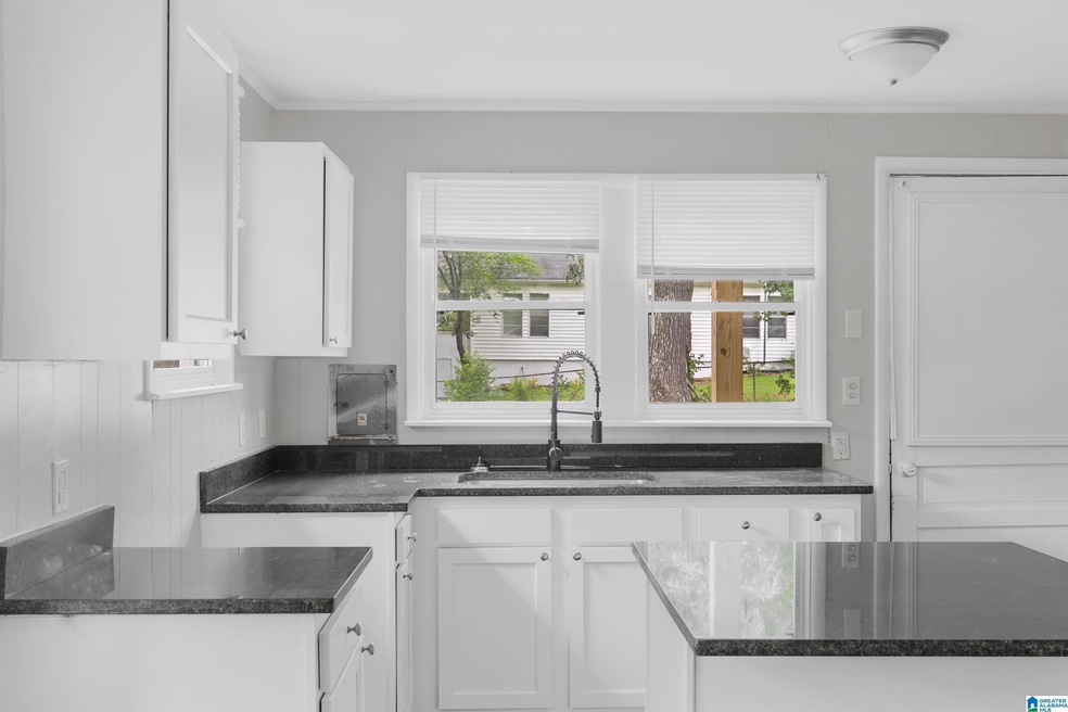 100 22nd Ave NE, Center Point, AL 35215 - photo 1