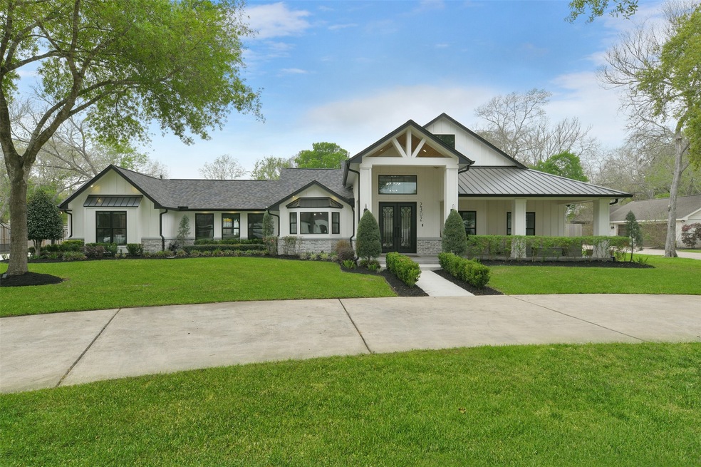 2302 Pine Dr, Friendswood, TX 77546 - photo 1