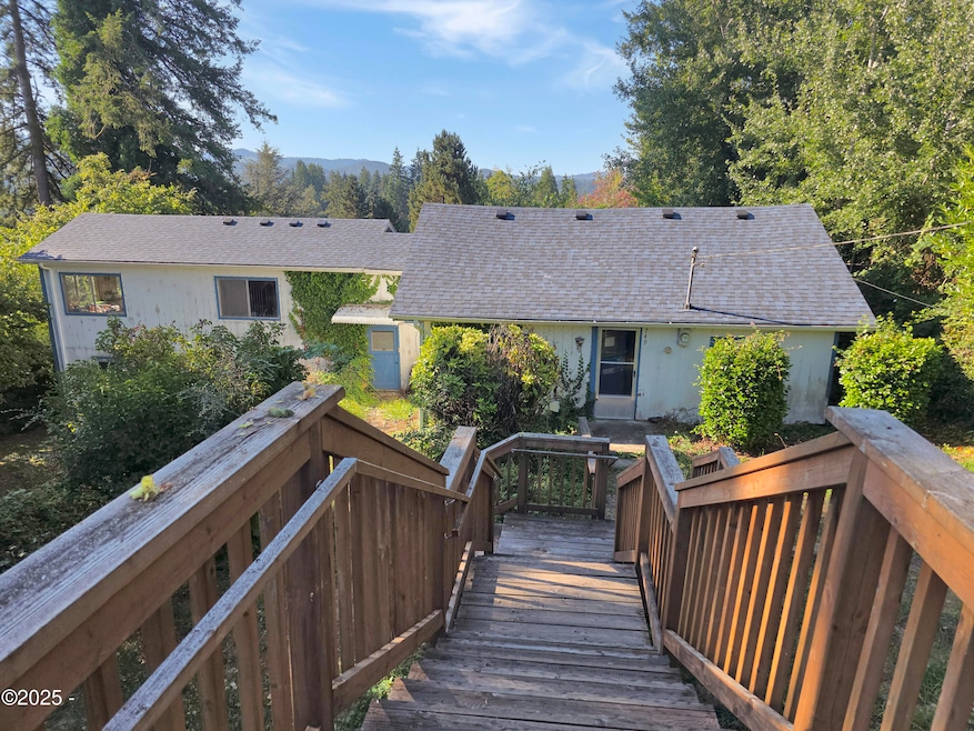 749 SE 2nd St, Toledo, OR 97391 - photo 1