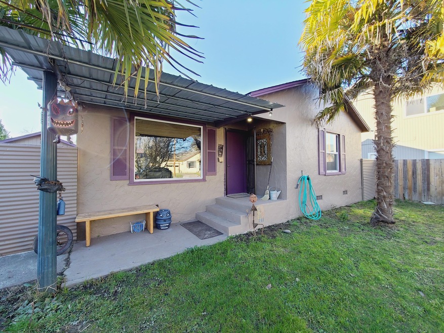 914 SW Laurel St, Grants Pass, OR 97526 - photo 1